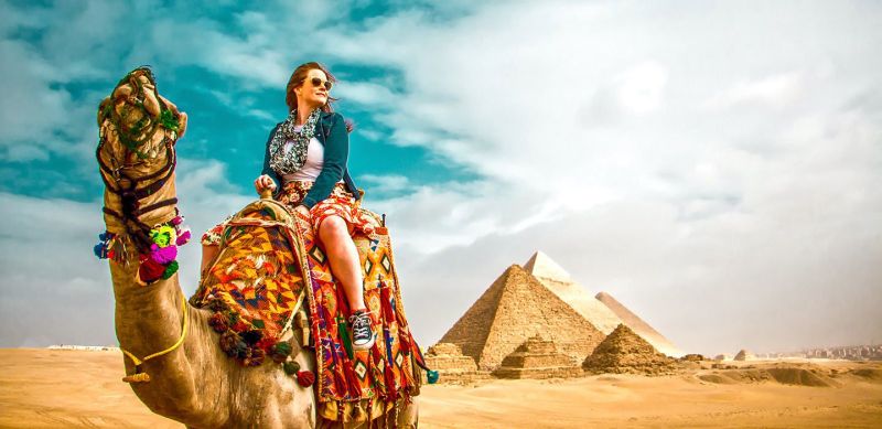 Explore amazing Pyramids of Giza