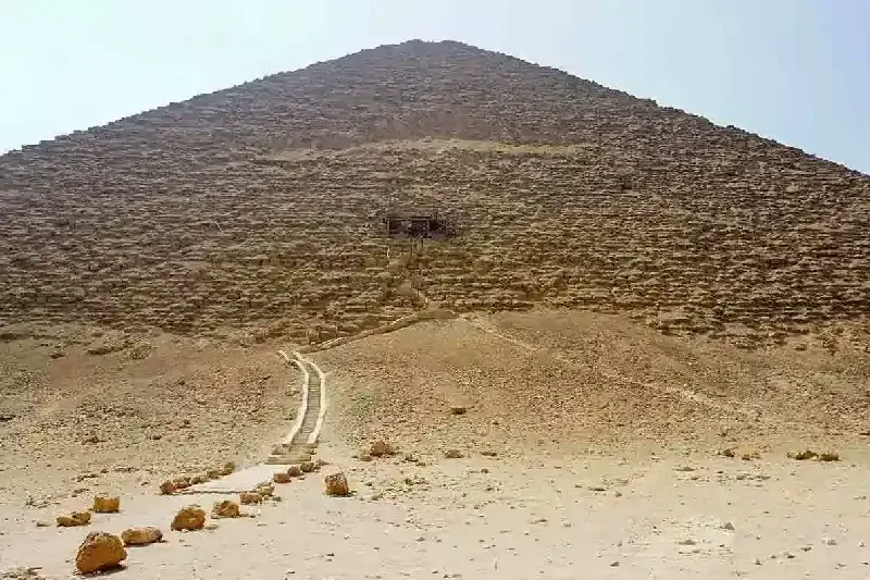 La Piramide Romboidale e le prime tecniche architettoniche di Snefru