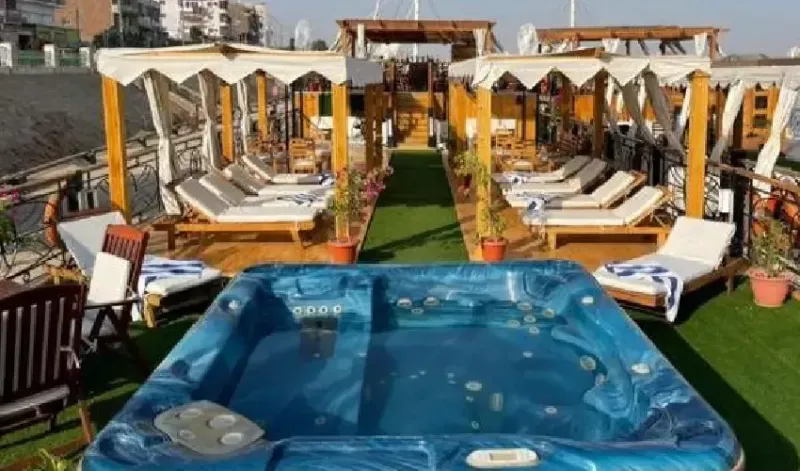 Dahabeya Lusso Merit in navigazione, esperienza di lusso tra le acque del Nilo