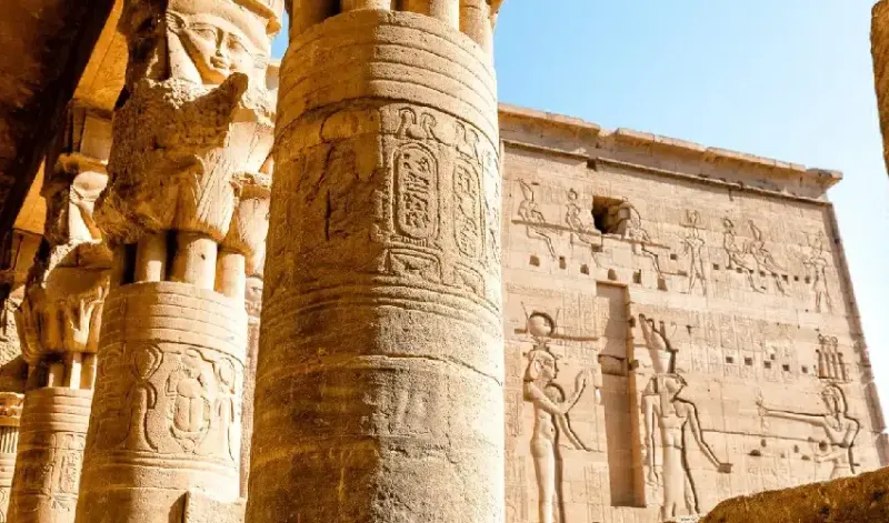 Pacchetto viaggio Egitto via terra e tempio di Philae
