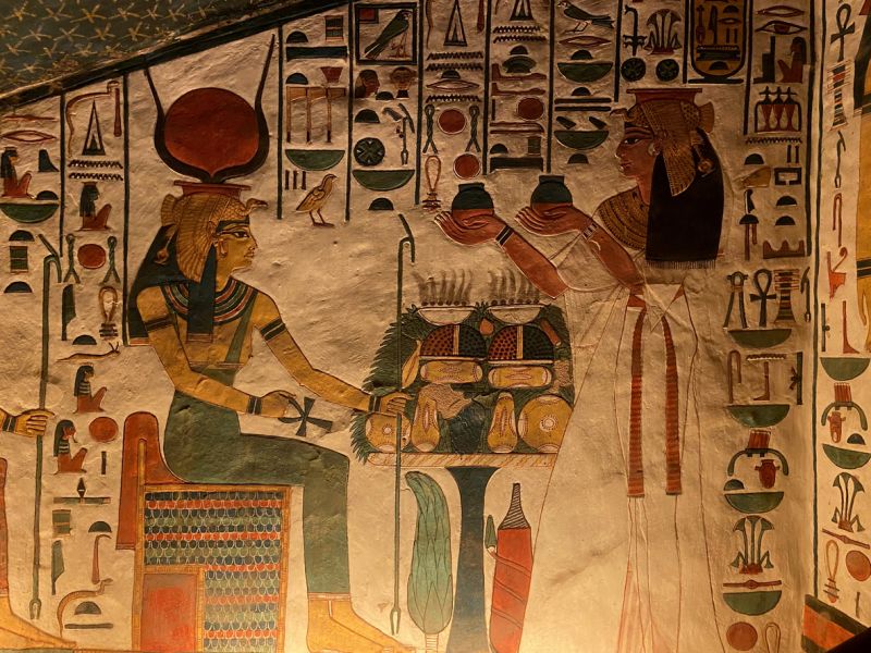 Peinture murale coloree dans la tombe de Nefertari, Vallee des Reines, Louxor