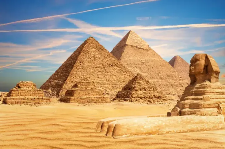 Dove sono le piramidi di Giza nel deserto.