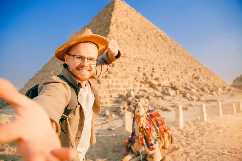 Clima piacevole alle Piramidi di Giza in novembre