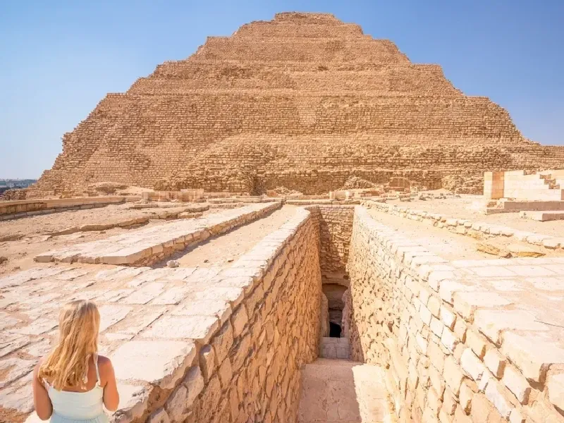 Quante Piramidi Ci Sono in Egitto: Piramide a Gradoni di Djoser a Saqqara