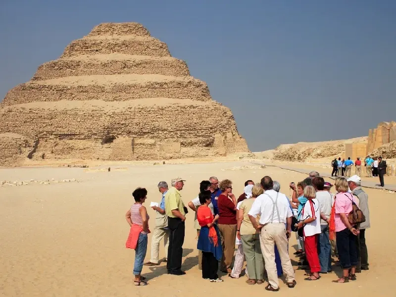 Piramidi egizie di Giza viste durante il viaggio dal Cairo