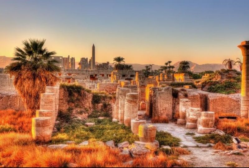 Cabeza colosal caída