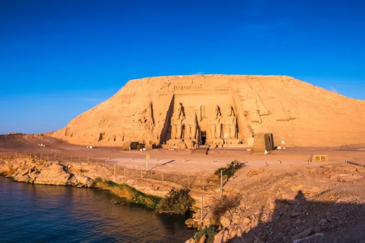 Templi di Ramses II durante l’Escursione Abu Simbel da Assuan in autobus Templi di Ramses II durante l’Escursione Abu Simbel da Assuan in autobus