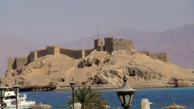 Panorama dell’Isola del Faraone nel Golfo di Aqaba