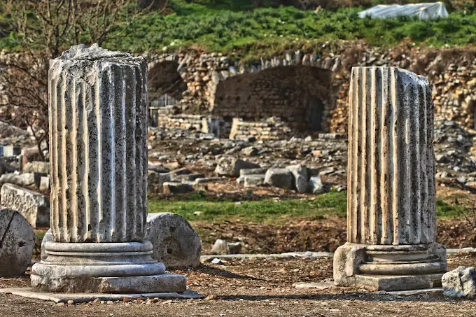 Explora el Templo de Artemisa 