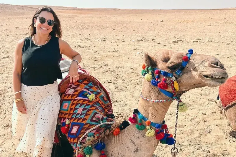 Cosa Fare a Giza: Giro in Cammello nel Deserto con Vista sulle Piramidi