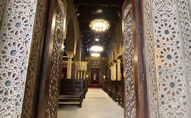 Chiesa Sospesa Cairo con icone copte di Cristo, Vergine Maria e santi