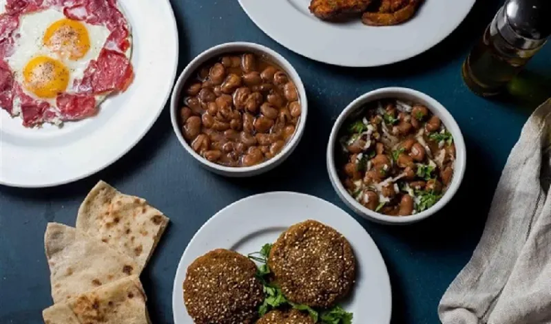 Piatti Tipici Egiziani: Ful Medames e Taameya con Pane Baladi