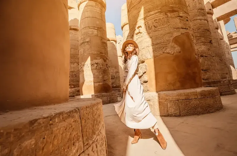 Vivi un viaggio in Egitto a Natale con tour unici tra le Piramidi di Giza, il Cairo e una crociera sul Nilo, con offerte speciali per le festività 2025.