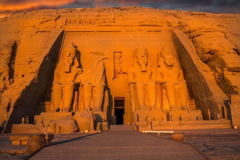 Egypte temple abou simbel petit temple reine Néfertari colosses