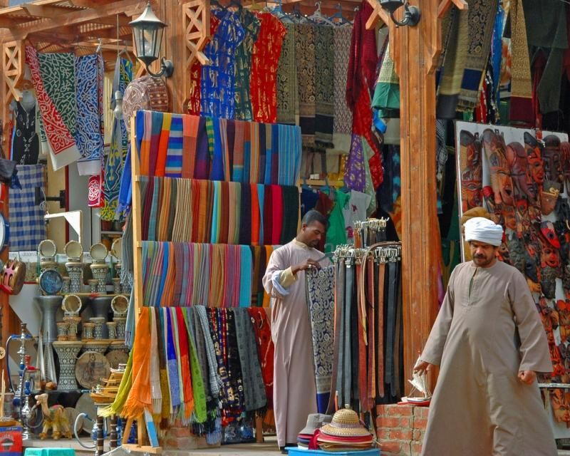 Bijoux, épices et objets artisanaux représentant les meilleurs Cadeau Egypte