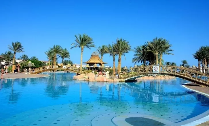 Parrotel Beach Resort Pool