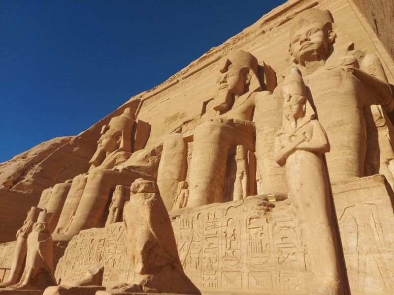 Tempio di Abu Simbel: viste spettacolari e statue colossali