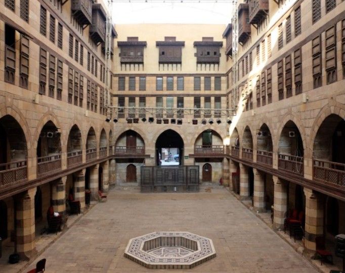 Patio central del complejo