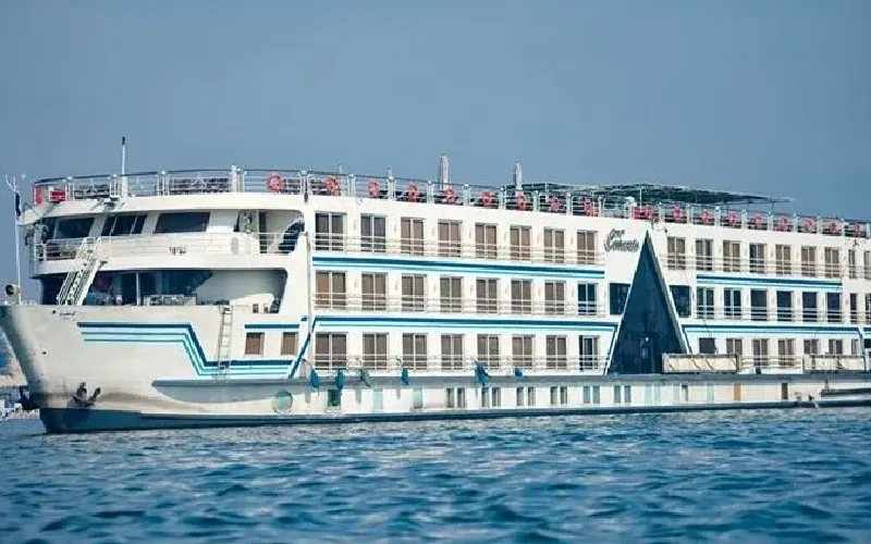 Croisière sur le Nil en septembre - coucher de soleil depuis le pont entre Louxor et Assouan