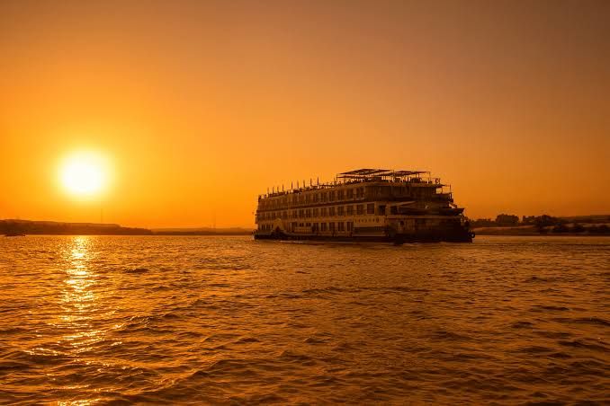 Croisiere sur le Nil au coucher du soleil en mars