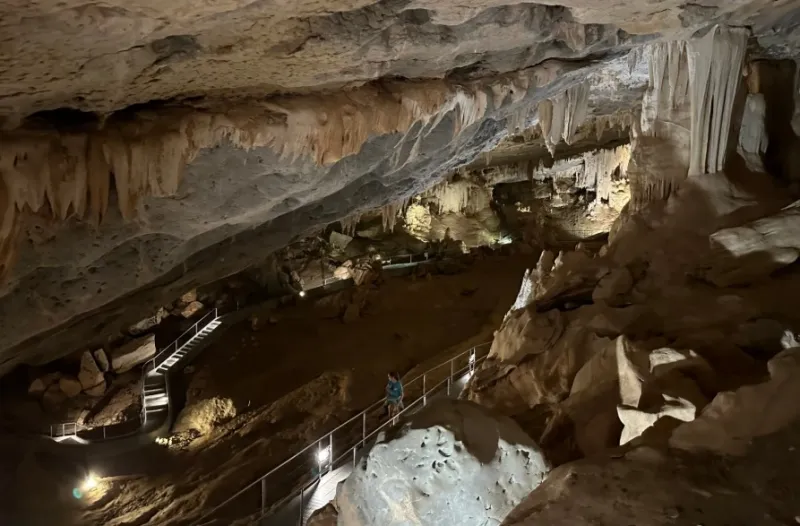 Al Hoota Cave