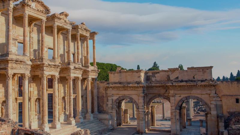 Visita la belleza de Ephesus Archaeological Museum en Selçuk, Turquía