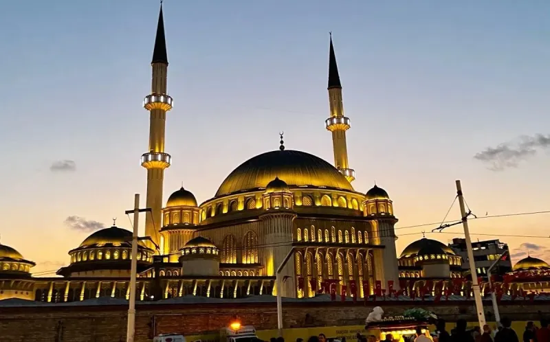 mezquita plaza taksim estambul