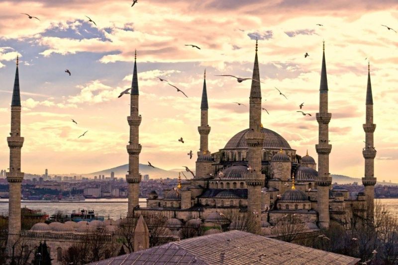 Explora la majestuosidad de Santa Sofía en Estambul