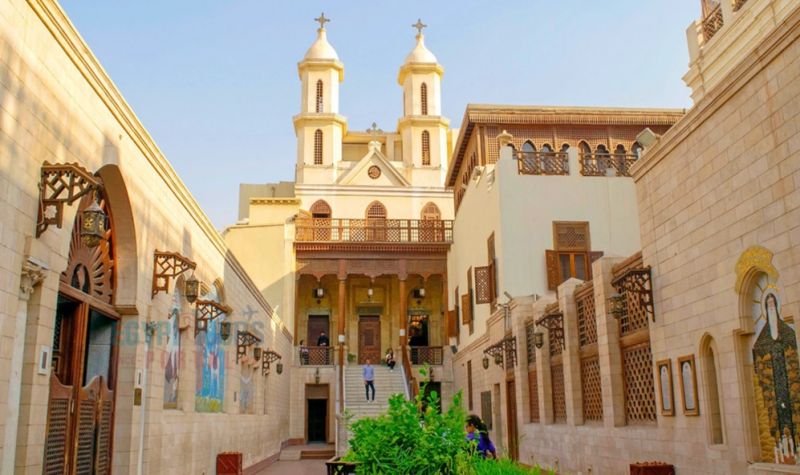 Exterior de la Iglesia Colgante 