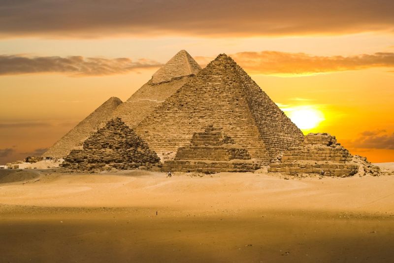 Pyramide à degrés de Djéser à Saqqarah, première pyramide d'Égypte
