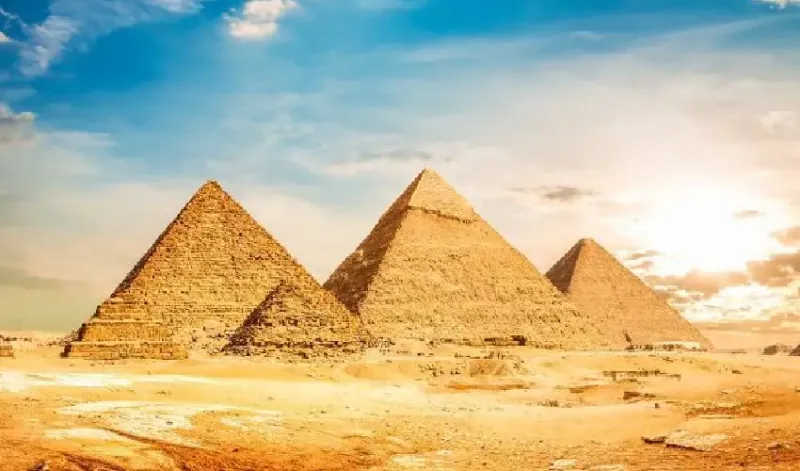 La famosa Grande Piramide di Cheope