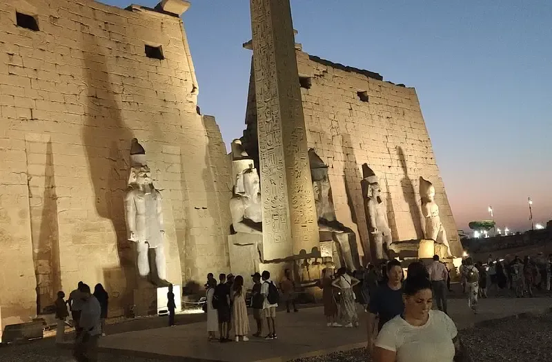 Tour Egitto con visita al Tempio di File ad Aswan, crociera sul Nilo e guida storica in italiano