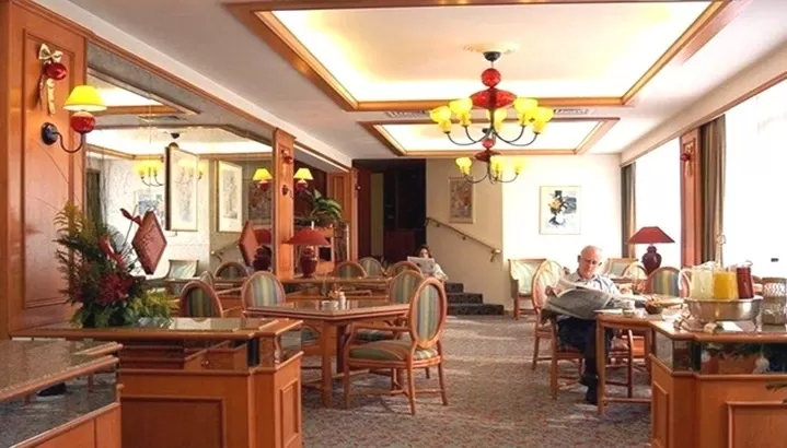 Le Passage Cairo Hotel Restaurant