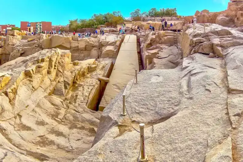 Tour Assuan con Visita all'Obelisco e Tempio di File Tour Assuan con Visita all'Obelisco e Tempio di File