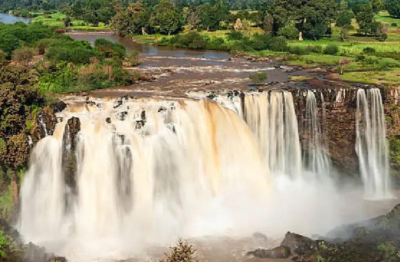 Fiume Nilo e Paesaggio delle Sorgenti del Grande Sistema Fluviale Africano 