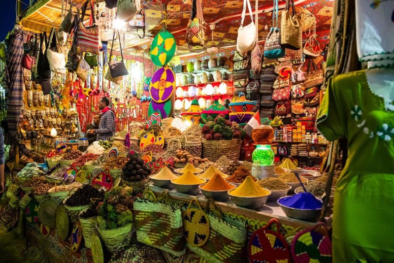 Cadeau Egypte traditionnel présenté dans le bazar Khan El Khalili au Caire