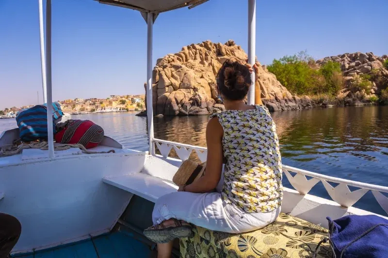 Navigazione in feluca sul Nilo ad Assuan tra natura e relax al Giardino Botanico Navigazione in feluca sul Nilo ad Assuan tra natura e relax al Giardino Botanico