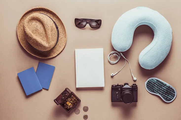Valigia pronta per un viaggio in Egitto nel mese di febbraio.