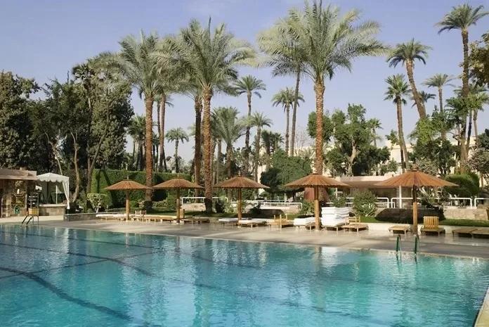 Pavillon Winter Luxor swimming pool