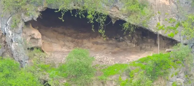 Tawi Atair Sinkhole Salalah