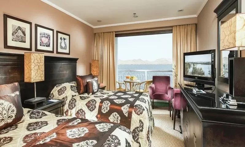 Crociera sul Lago Nasser Steigenberger Omar El Khayam lusso Crociera sul Lago Nasser Steigenberger Omar El Khayam lusso