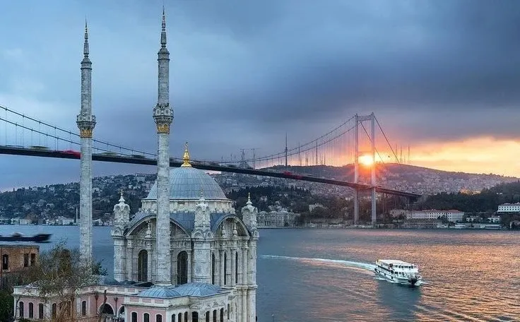 Mezquita de Ortaköy, La Joya del Bósforo
