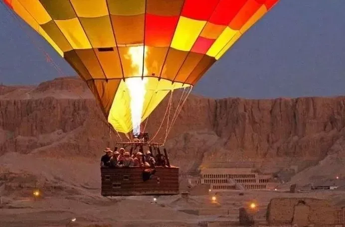 Cosa vedere a Luxor: volo in mongolfiera sopra templi e deserto