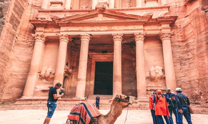 from amman airport to petra