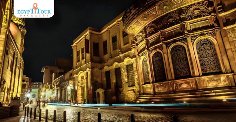 Calligrafia araba su pergamena in una bottega del bazar