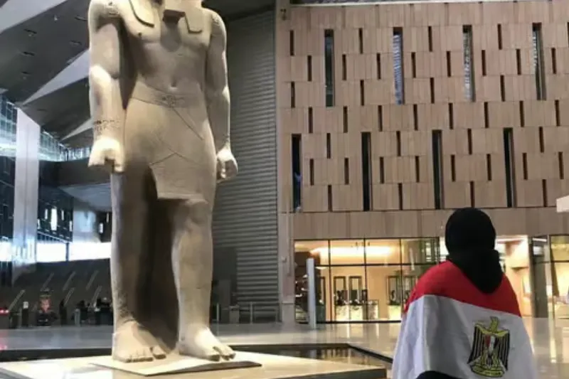 Scopri il Nuovo Museo Egizio del Cairo: tesori millenari a Giza