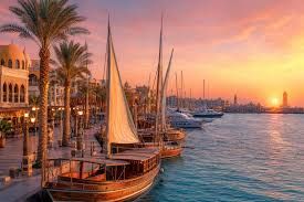 Coucher de soleil sur la mer rouge en Égypte depuis un bateau