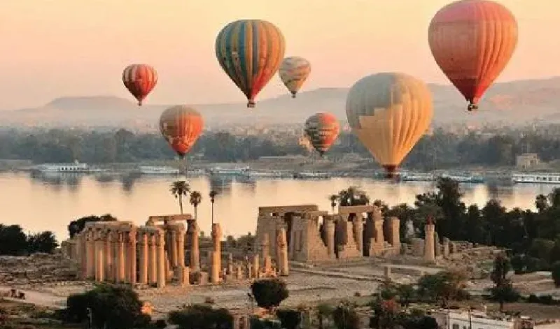 Cosa Fare a Luxor: Mongolfiera all'Alba sulla Valle del Nilo