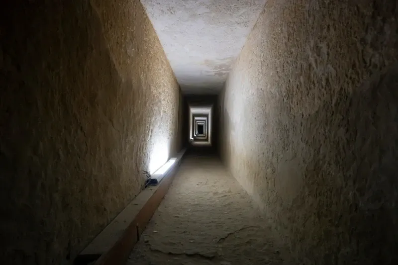 Piramide di Chefren interno: corridoi, camere e passaggi originali