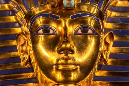 Maschera di Tutankhamon in oro massiccio